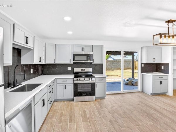 6624 W Columbus Avenue, Phoenix, AZ 85033