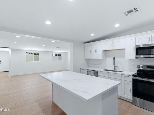 4623 E DEVONSHIRE Avenue, Phoenix, AZ 85018