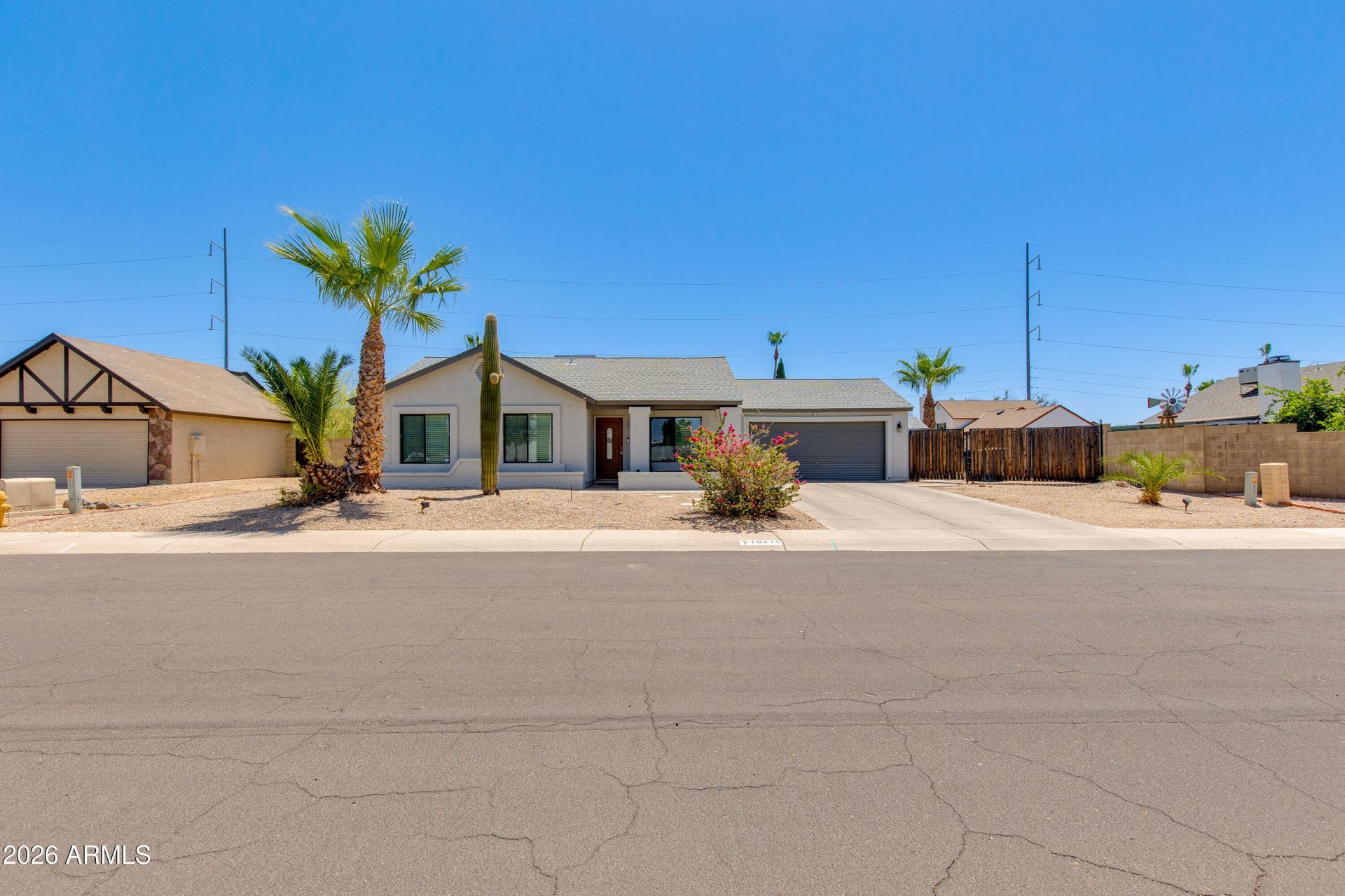 19215 N 11th Place, Phoenix, AZ 85024 Main Photo
