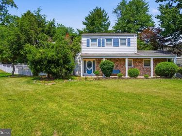 1 MAGDA LANE, HILLSBOROUGH, NJ 08844