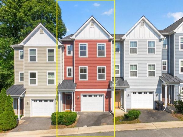103 LONGWOOD DR , Unit B, CHARLOTTESVILLE, VA 22903