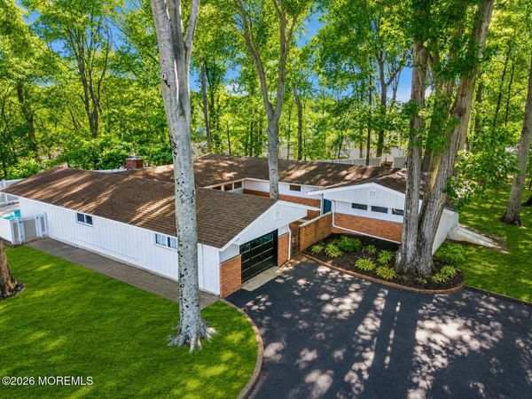 10 Woodland Terrace, Lincroft, NJ 07738