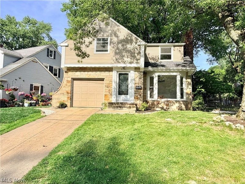 5751 Onaway Oval, Parma, OH 44130 Photo 1