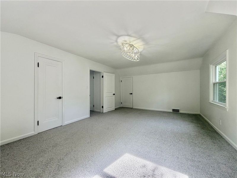 5751 Onaway Oval, Parma, OH 44130 Photo 13
