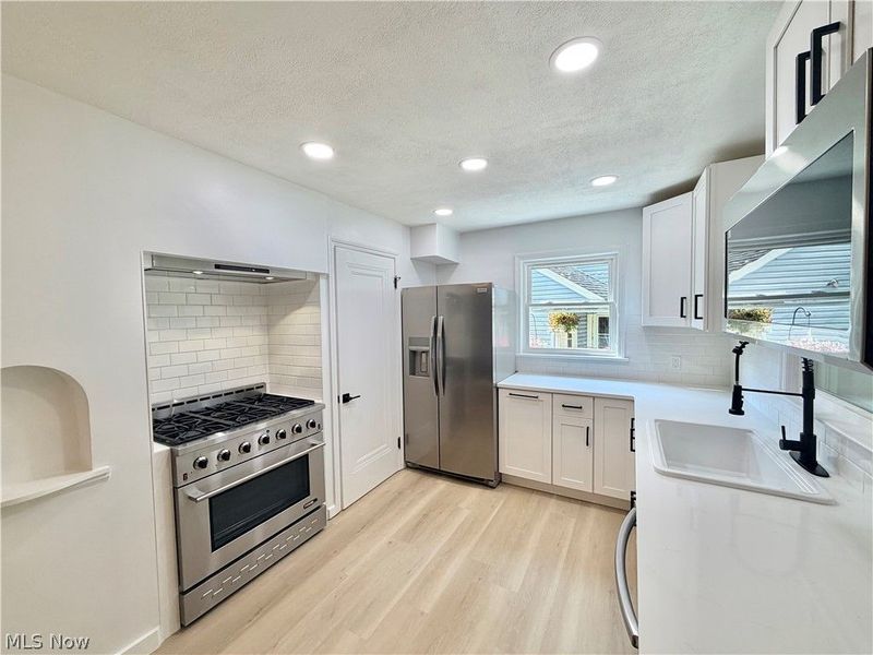 5751 Onaway Oval, Parma, OH 44130 Photo 5