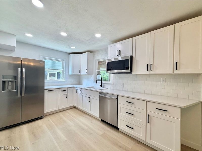 5751 Onaway Oval, Parma, OH 44130 Photo 6