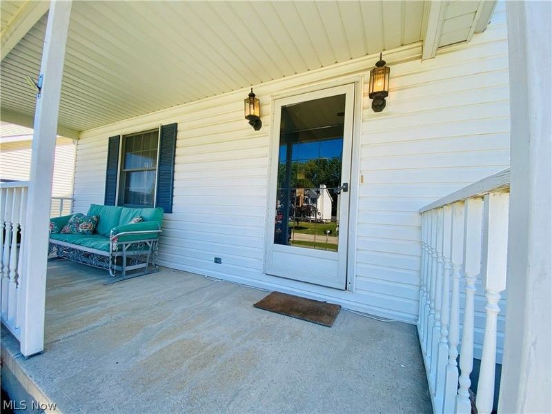 869 MOSS CANYON Drive, Amherst, OH 44001 Photo 4