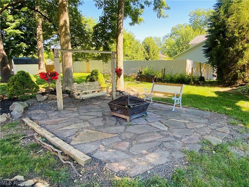 869 MOSS CANYON Drive, Amherst, OH 44001 Photo 39