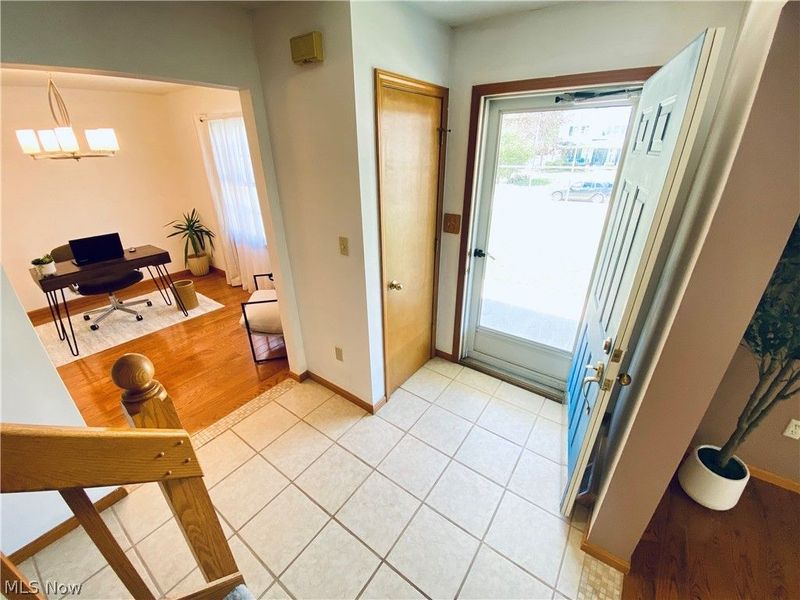 869 MOSS CANYON Drive, Amherst, OH 44001 Photo 5