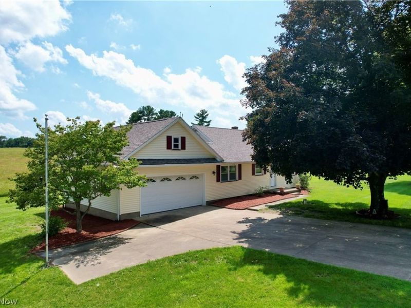 3278 Fresno Road NW, Carrollton, OH 44615 Photo 2
