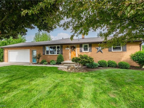 4154 Richmont Street SW, Navarre, OH 44662