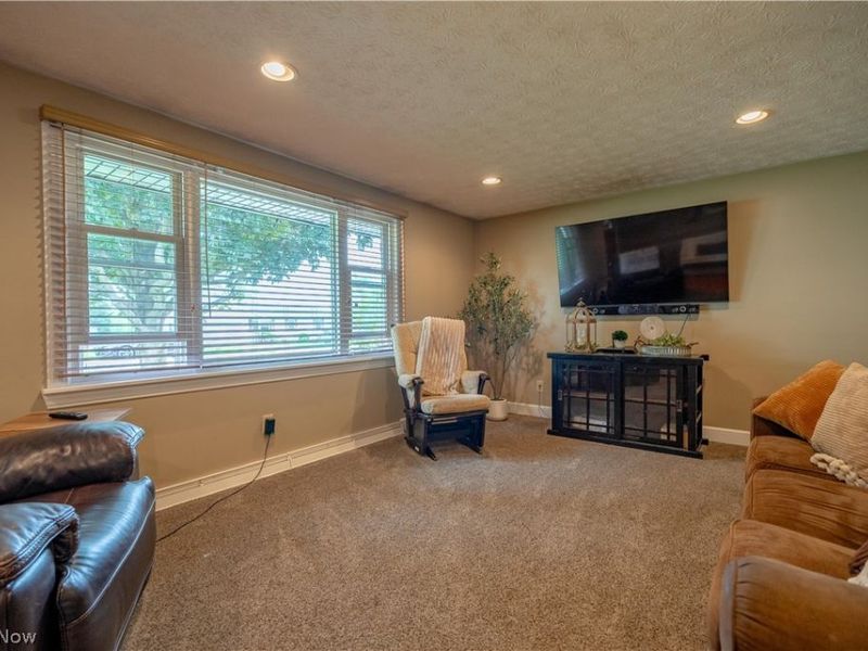 4154 Richmont Street SW, Navarre, OH 44662 Photo 4