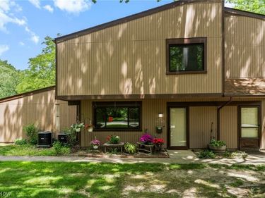 26745 Lake of the Falls Boulevard, Olmsted Falls, OH 44138