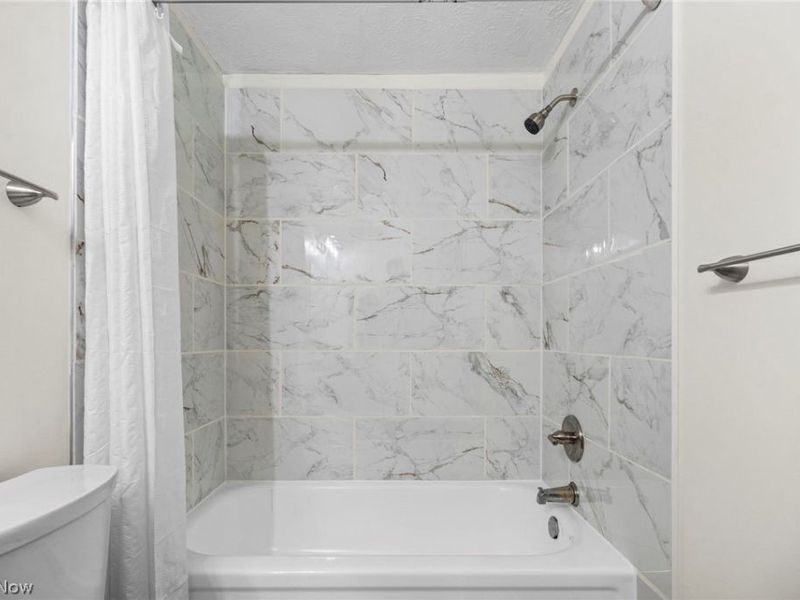 26745 Lake of the Falls Boulevard, Olmsted Falls, OH 44138 Photo 16