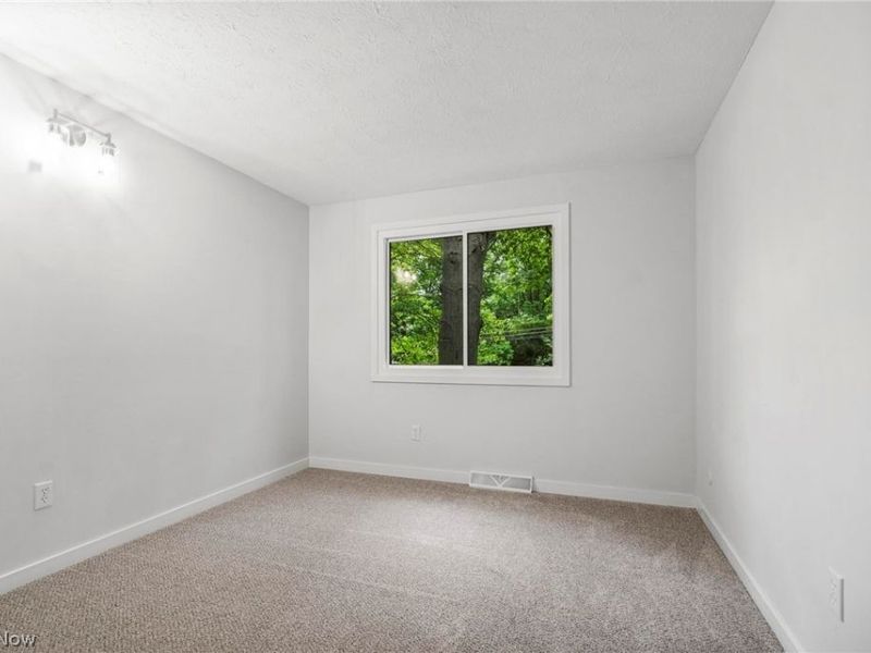 26745 Lake of the Falls Boulevard, Olmsted Falls, OH 44138 Photo 18