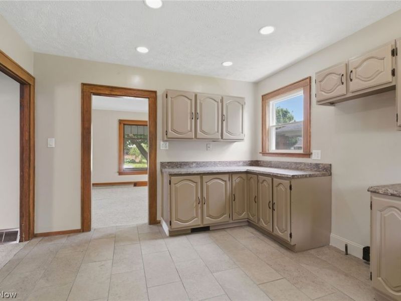2321 S Arch Avenue S, Alliance, OH 44601 Photo 12