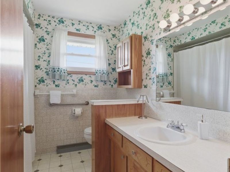 1708 Edmar Street , Louisville, OH 44641 Photo 27