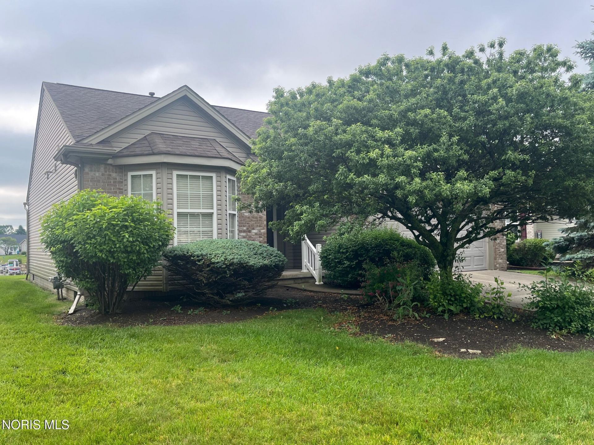 4845 Waterbury Lane , Maumee, OH 43537 Main Photo