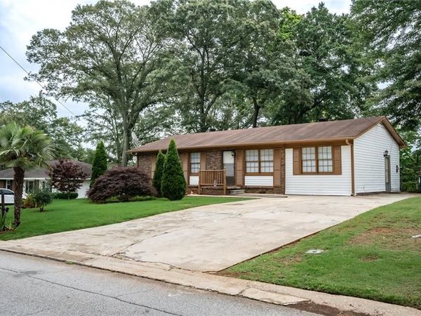 520 Pinecrest Drive, Riverdale, GA 30274