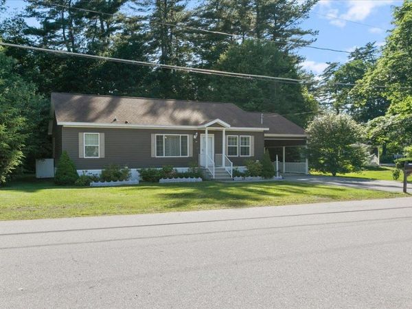 25 Ridgefield Drive, Nashua, NH 03062