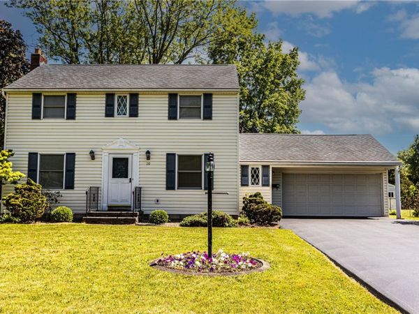 10 Southwick Drive, Webster, NY 14580