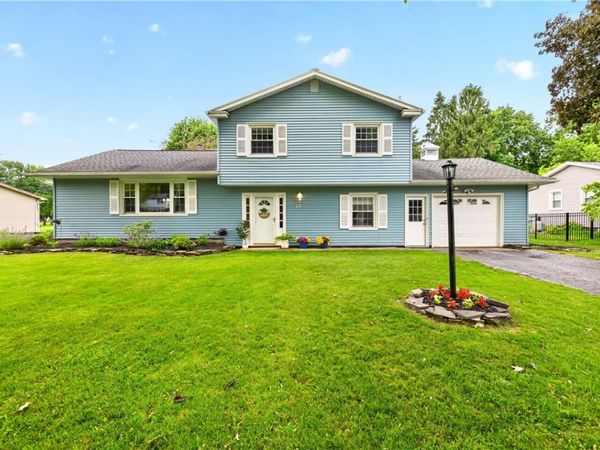 69 Brentwood Lane, Fairport, NY 14450