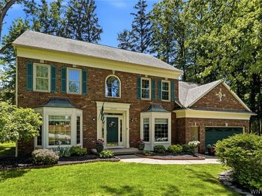 10585 Royal Oak Drive, Clarence, NY 14031