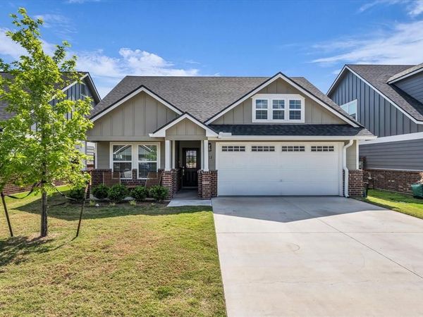 412 Travis Drive, McGregor, TX 76657