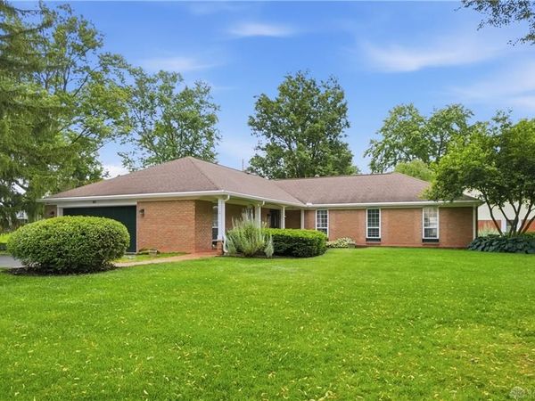 901 New England Avenue, Centerville, OH 45429