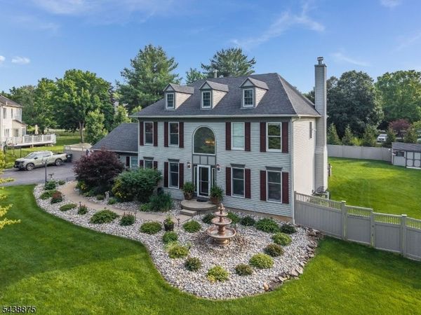 2 Saint Andrews Dr, Washington, NJ 07882