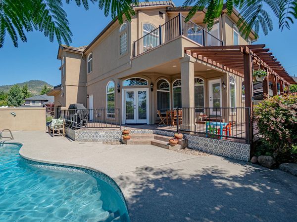 3270 Larue Drive, Medford, OR 97504