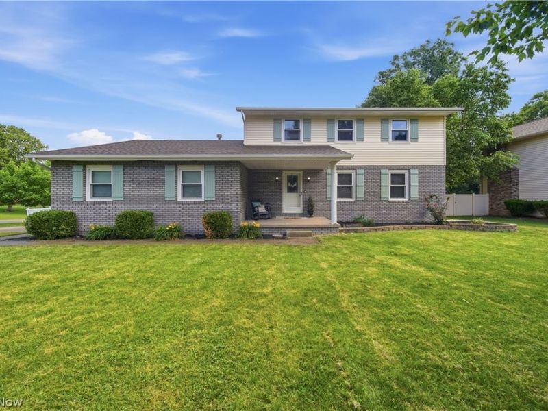 2681 Country Squire Street NW, Uniontown, OH 44685 Photo 1