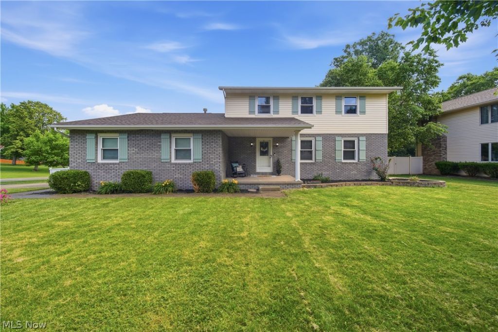 2681 Country Squire Street Nw, Uniontown, OH 44685 Main Photo