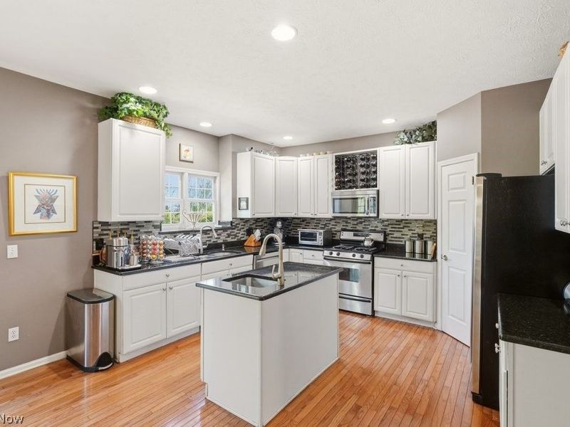 593 Brookstone Court , Copley, OH 44321 Photo 9