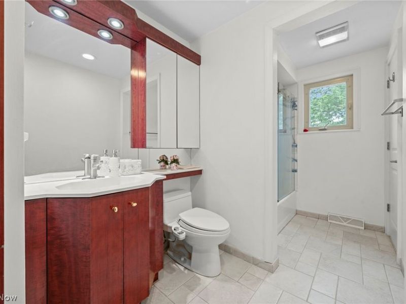 932 Aintree Park Drive , Mayfield Village, OH 44143 Photo 26