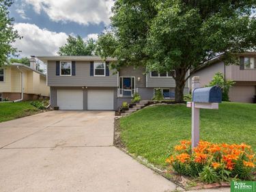 5229 Hascall Street, Omaha, NE 68106