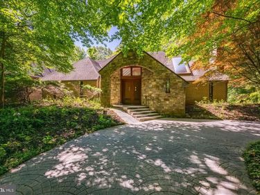 7575 POTOMAC FALLS ROAD , MCLEAN, VA 22102