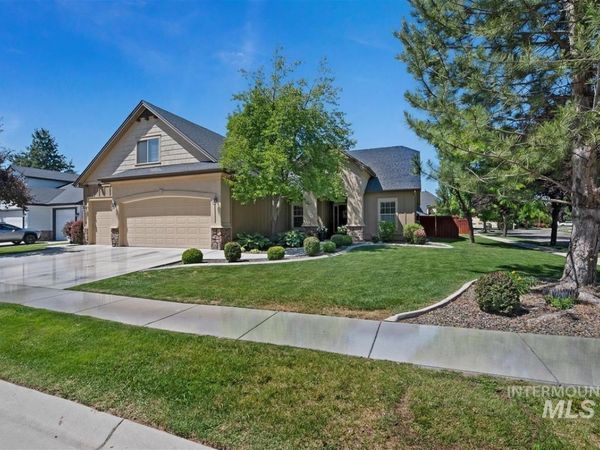 1112 E Kaibab Trail Dr, Meridian, ID 83646
