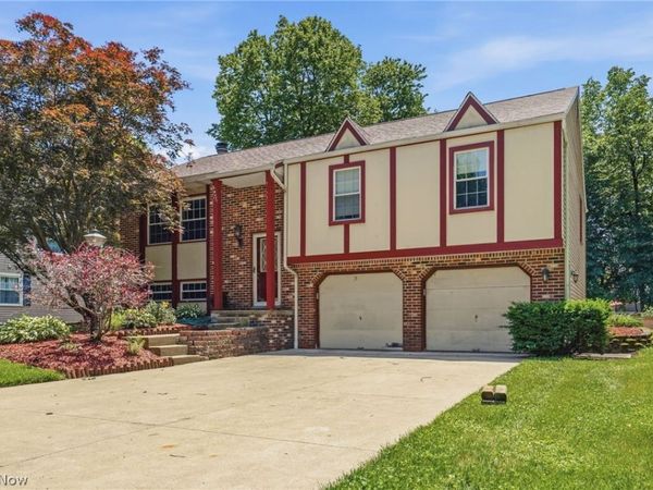 2606 Northam Circle NW, North Canton, OH 44720