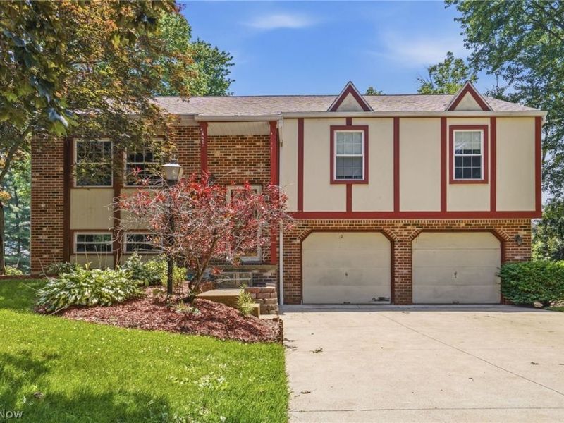 2606 Northam Circle NW, North Canton, OH 44720 Photo 2