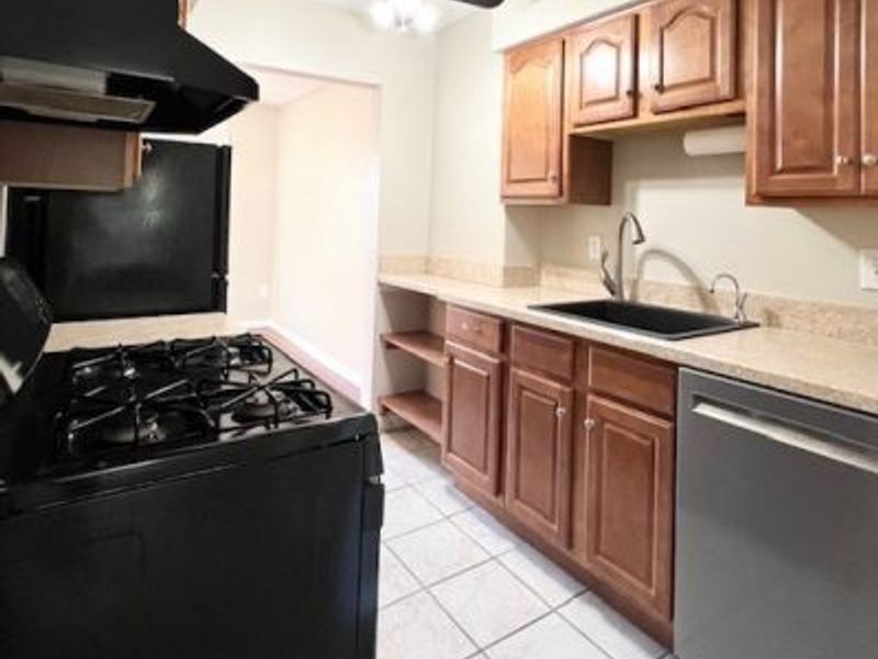 20301 Shelburne Road, Unit 8B, Shaker Heights, OH 44118 Photo 2