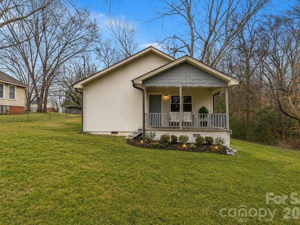 500 3rd Street , Stanley, NC 28164