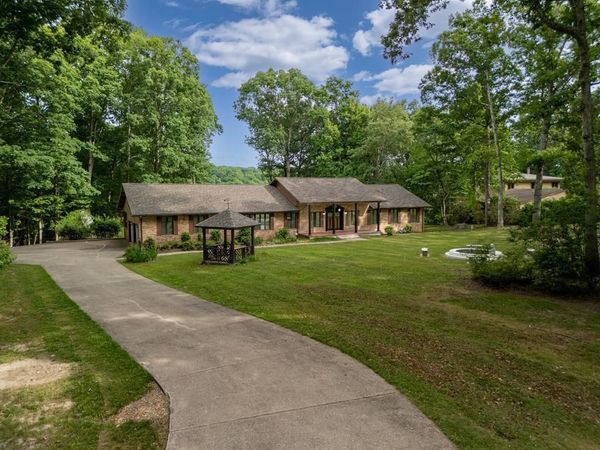 78 Timber Ridge Dr., BECKLEY, WV 25801