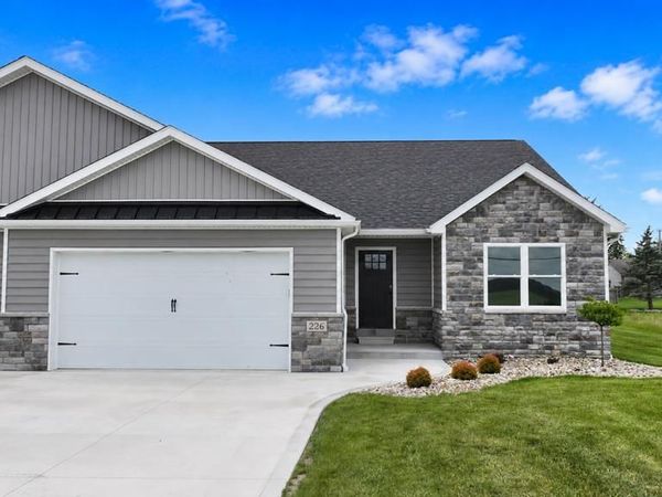 226 E Main St, Shelby, OH 44875