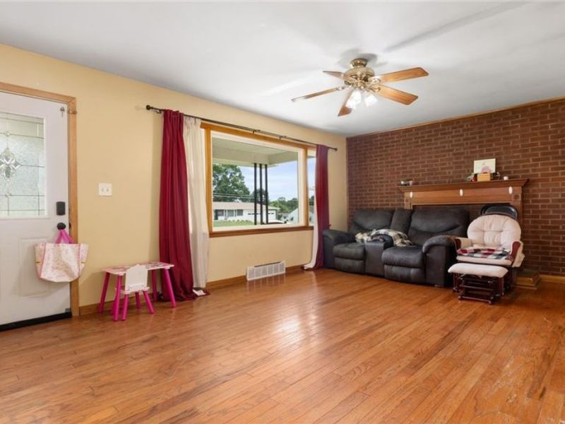 280 E Highland Drive, Zanesville, OH 43701 Photo 4