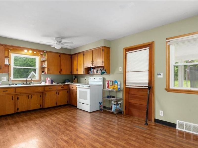 280 E Highland Drive, Zanesville, OH 43701 Photo 6