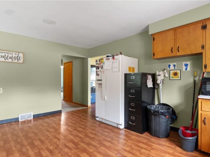280 E Highland Drive, Zanesville, OH 43701 Photo 8