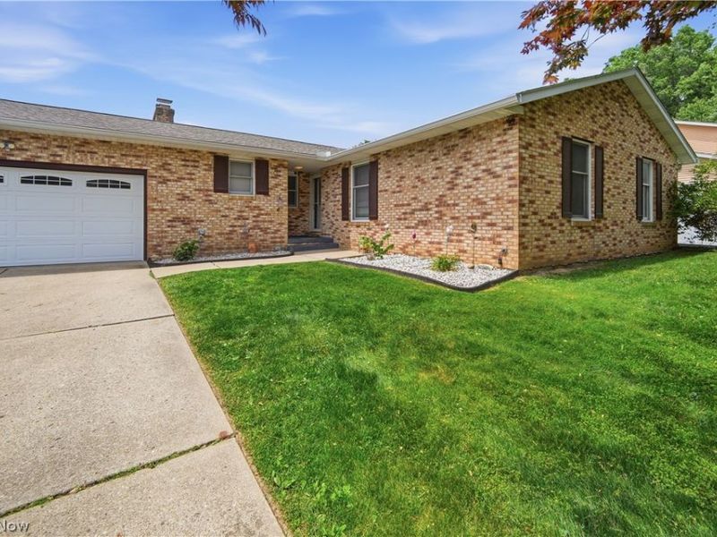 4647 Beverly Avenue NE, Canton, OH 44714 Photo 3