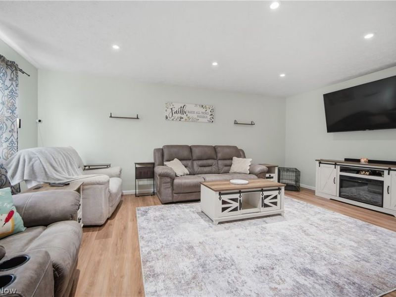 4647 Beverly Avenue NE, Canton, OH 44714 Photo 6