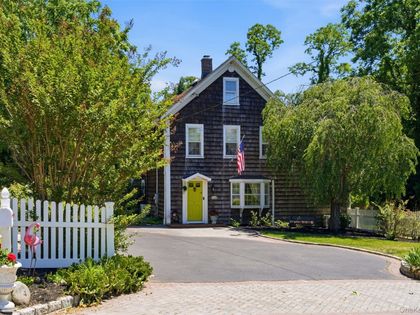 4 Landing Meadow Road Smithtown, NY 11787